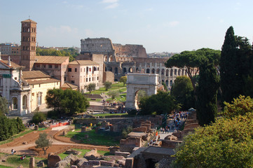 Fototapeta na wymiar Le Forum Romain et le Colisée