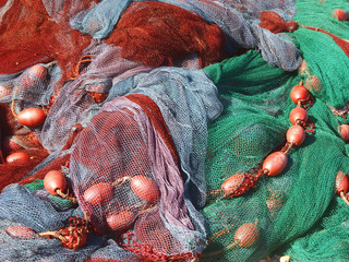 filets de pêche sur le quai