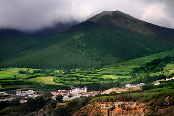 Fototapeta na wymiar Azory wieś