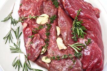 Veal fillet with aromatic herbs