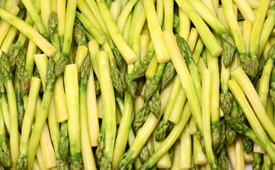 Freshly cooked asparagus spears