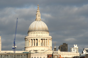 Fototapeta na wymiar St. Pauls cathedral in London