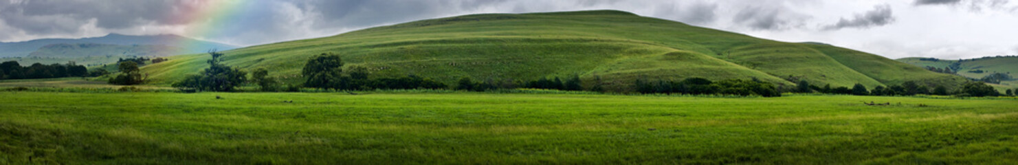 Panorama - Green mountain landscape with rainbow - obrazy, fototapety, plakaty