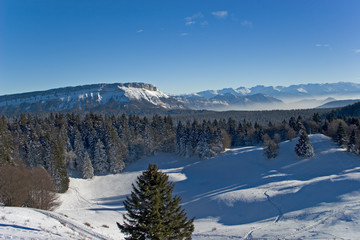 Fototapeta na wymiar Krajobraz górski zima ze śniegiem