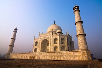 Fototapeta na wymiar Taj Mahal mauzoleum - Agra, Uttar Pradesh, Indie