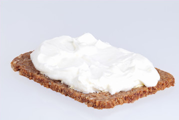 Vollkornbrot mit Quark