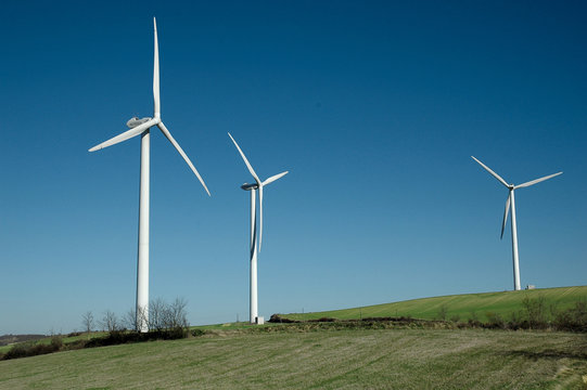 eolienne dans la campagne