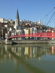Eglise et Passerelle St Georges
