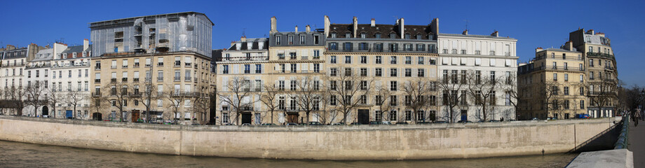 Fototapeta na wymiar quai de seine Paris