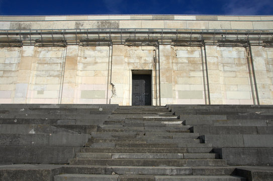 Porte principale du Zeppelin Tribune d'Hitler, Nuremberg