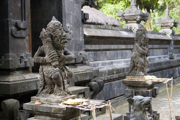 Tempelfigur II