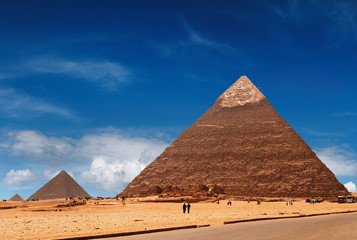 Obraz na płótnie Canvas Grandiose egipskich piramid w Gizie