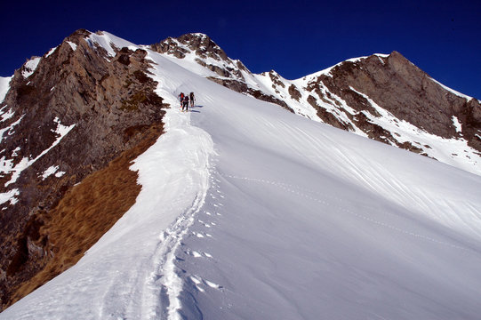 en passant par la cr&ecirc;te
