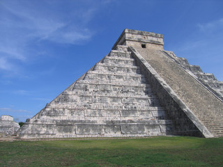 Mayan Chitzen Itza Pyramid