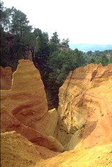 les falaises rouges des ocres de Roussillon