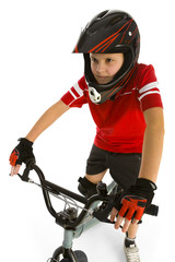 Obraz na płótnie Canvas Chłopiec na rowerze i koncentratu przed rowerowego