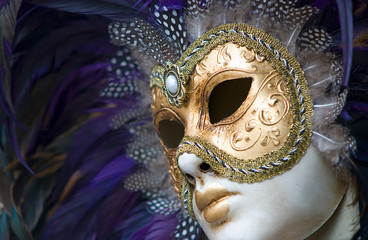 Naklejka premium golden venetian mask