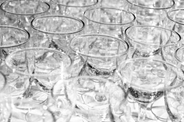 Verres de vins alignés