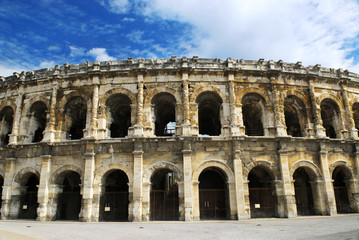 Obraz premium Roman arena in city of Nimes in southern France