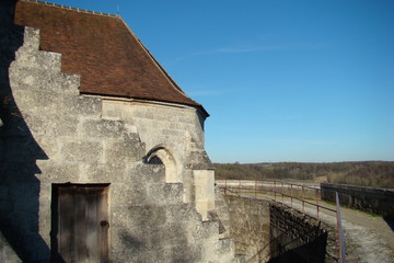 Fototapeta na wymiar Kościół Coucy-le-Chateau, Aisne, Pikardia