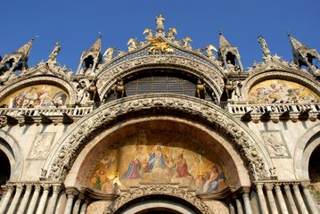  Venice, fronton de la basilique Saint Marc 