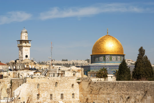 The wailing wall and the Al-aqsa mousque