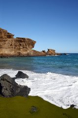 Fototapeta na wymiar Green sand beach on Big island, Hawaii