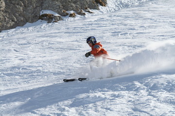 Naklejka na ściany i meble enfant pratiquant le ski freeride