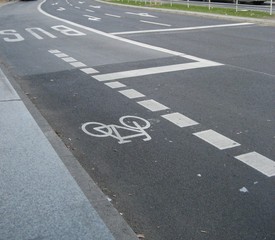 Fahrbahnmarkierungen