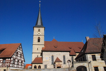 Fototapeta na wymiar Pfarrkirche Kirche St.Walburga Schnaittach Kirchröttenbach