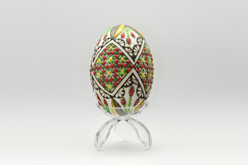 Uovo decorato a mano