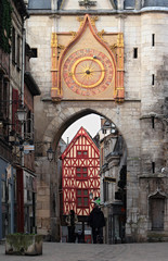 tour de l'horloge d'Auxerre