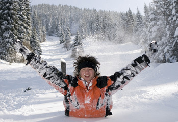 A health lifestyle image of  snowboarder after incidence