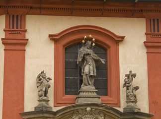 Fototapeta na wymiar Détail de la basilique Saint-Georges, Prague