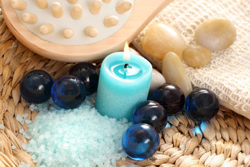 Obraz na płótnie Canvas cosmetics bath balls and mineral salt - beauty treatment