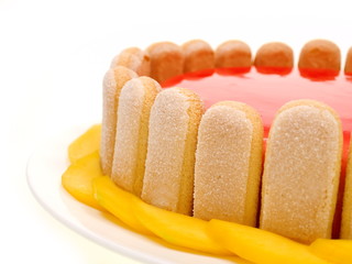 himbeer kuchen mit mango und löffelbiscuit