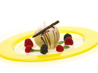 schoko mousse in himbeer charlotten tulpe