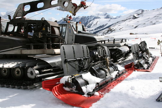 dameuse tracteur ratrac