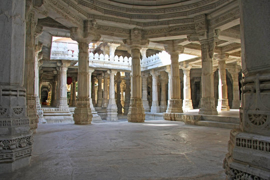 ranakpur,piliers du temple