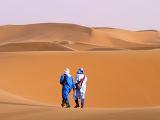 tuareg en el desierto