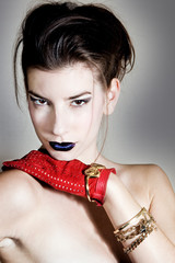 Portrait femme avec gants