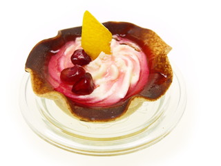 granatapfel mousse in tulpen schale