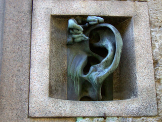 orecchi citofono via serbelloni milano