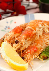 Fress whole Asian tempura shrimp with lemon