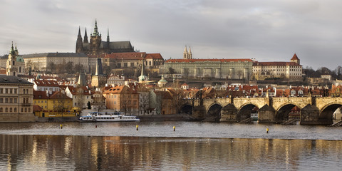 Prager Schloss und Karlsbrücke