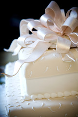 fandy wedding cake with cool details