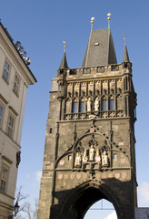 Fototapeta na wymiar Wieża Mostu Karola w Pradze
