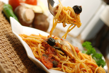Frische Spaghetti mit Zutaten