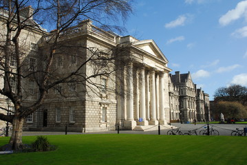 Fototapeta na wymiar Dublin, Trinity College, Parlament Sq, kaplica (1798)