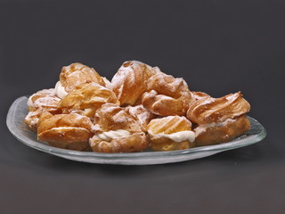 leckere windbeutel mit vanillecreme